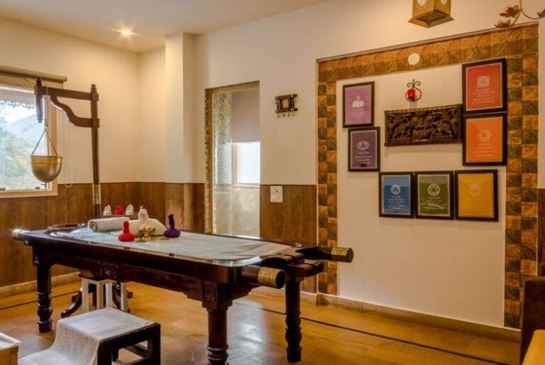 cheapest hotel in gomti nagar lucknow