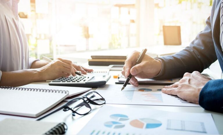 Financial Advisor And A Wealth Manager